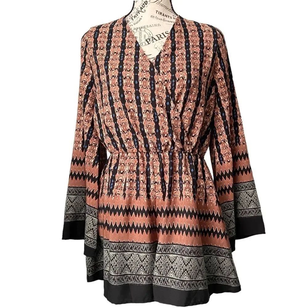 Fab'rik Aztec/Tribal PrintâV-Neck Long Sleeve Romper in SizeâSmall